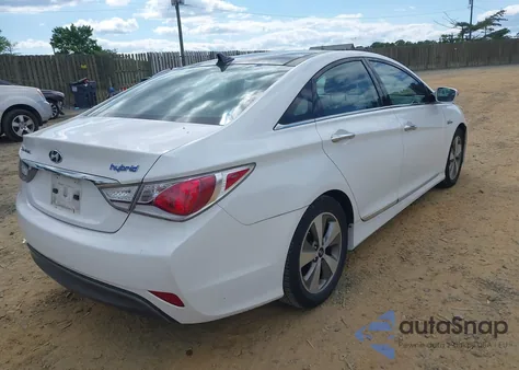 2011 Hyundai Sonata Hybrid z USA, uszkodzony, nr VIN KMHEC4A44BA016605